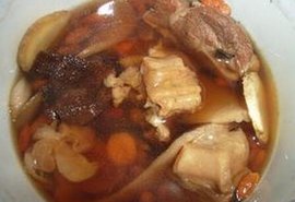 首烏牛膝鹿肉湯