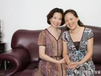 為什么50歲的女人做得太緊？ 一個50歲的女人是不是天生的？